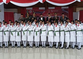 Bupati Tanjung Jabung Timur,Romi Hariyanto, Kukuhkan 30 Paskibraka