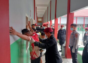 Tim Gabungan Razia Lapas Narkotika Kelas IIB Muara Sabak