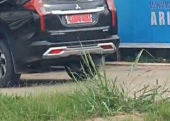Mobil Dinas DPRD Tanjabtim Parkir Di Posko Kemenang Paslon Laza-Aris Dipertanyakan Warga?