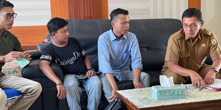 Firman Menuturkan Akan Mendesak Ketua DPRD Tanjabtim dan Para Fraksi PAN Untuk Bertemu.