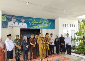 Hari Pertama Ngantor Bupati Dillah dan Wakil Bupati Muslimin disambut Langsung Jajaran Forkopimda Pemkab Tanjabtim