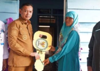 Wakil Bupati Tanjabtim Muslimin Tanja Resmikan Bantuan Bedah Rumah dari Baznas di Pandan Jaya