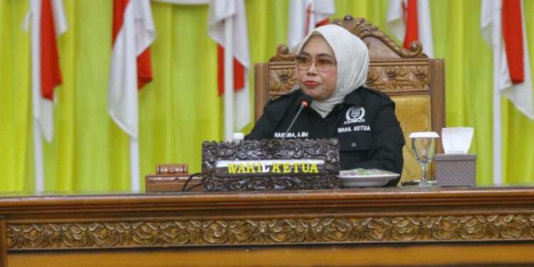 Hasniba Pimpin Rapat Paripurna DPRD Tanjab Timur Dengan Agenda Mendengarkan Jawaban Eksekutif