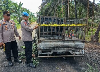 Diduga Angkut BBM, Mobil Terbakar, Kini di Police Line Kapolsek Rantau Rasau