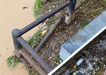 Tongkang Bermuatan Batu Bara Tabrak Dermaga Puding dan Jembatan Muara Sabak 